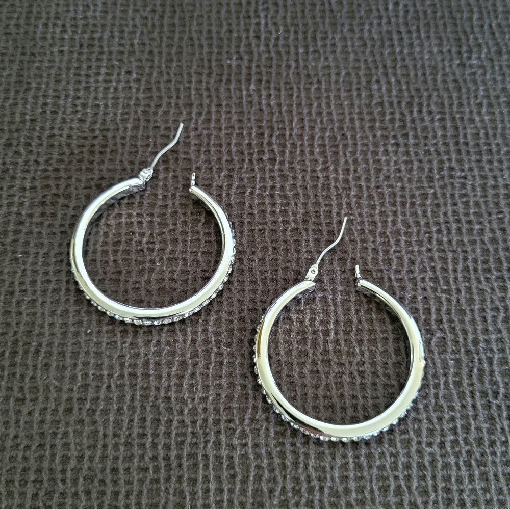 Tahari Cubic Zirconia💎 Lined Silver Hoop Earrings - Picture 3 of 16